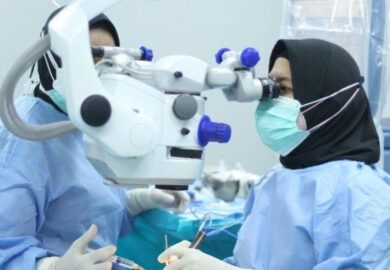 Kini Semua Bisa Bebas Kacamata